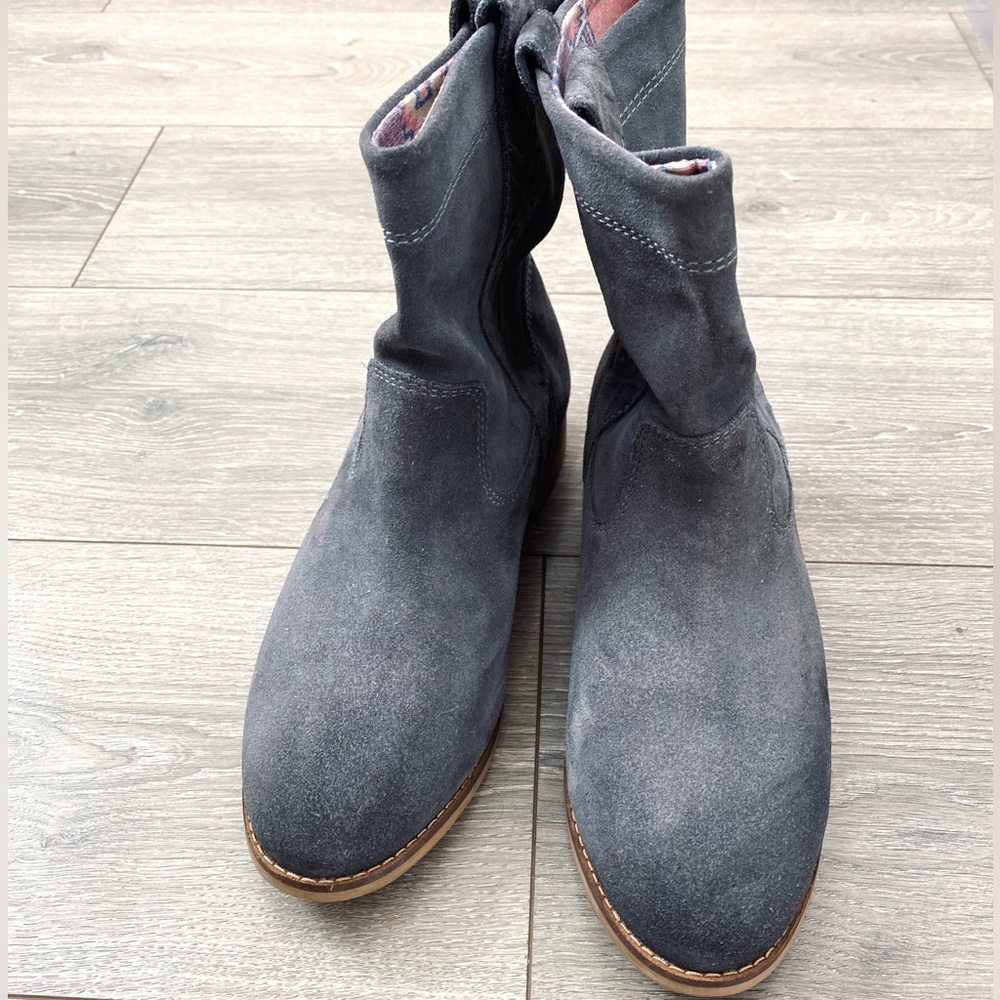 Toms Gray Suede Slouch Booties Size 8W - Picture 3 of 6